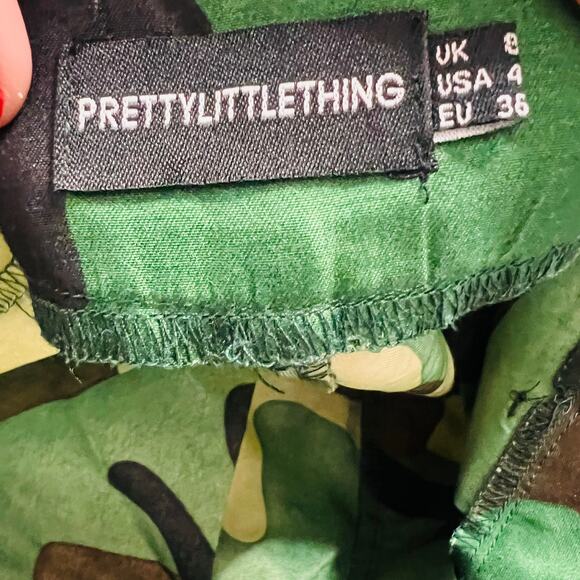 Pretty Little Thing Camo Green Cargo Women's Pants SZ 4 - Picture 4 of 4